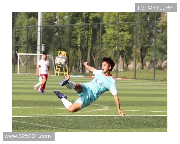 成都足球队杯赛征程回顾与突破历程的深度剖析与展望 成都足球队杯赛征程回顾与突破历程的深度剖析与展望