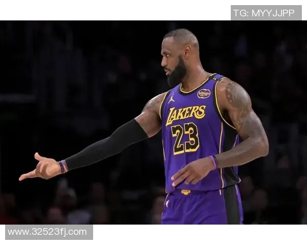 足球巨星詹姆斯的辉煌生涯与个人魅力全解析 足球巨星詹姆斯的辉煌生涯与个人魅力全解析