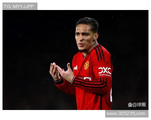 红色足球鞋下的传奇之路足球明星如何在绿茵场上闪耀光芒